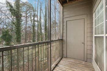 Screened patio/balcony